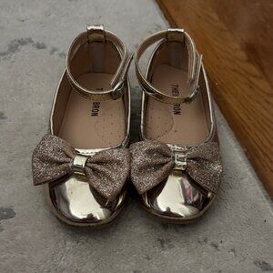 Cat & Jack Gold Sparkle Bow Dress Shoes